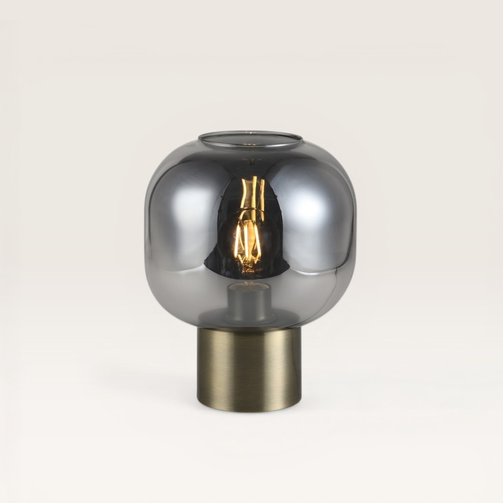 Tischleuchte Xelyra vetro fumé – Kugel aus Rauchglas und Metallfuß