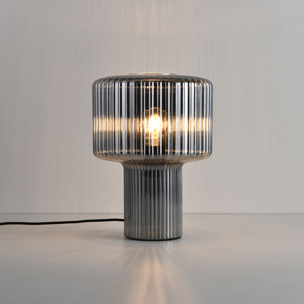 Lampe de table Ferano vetro fumé - Entièrement en verre fumé strié