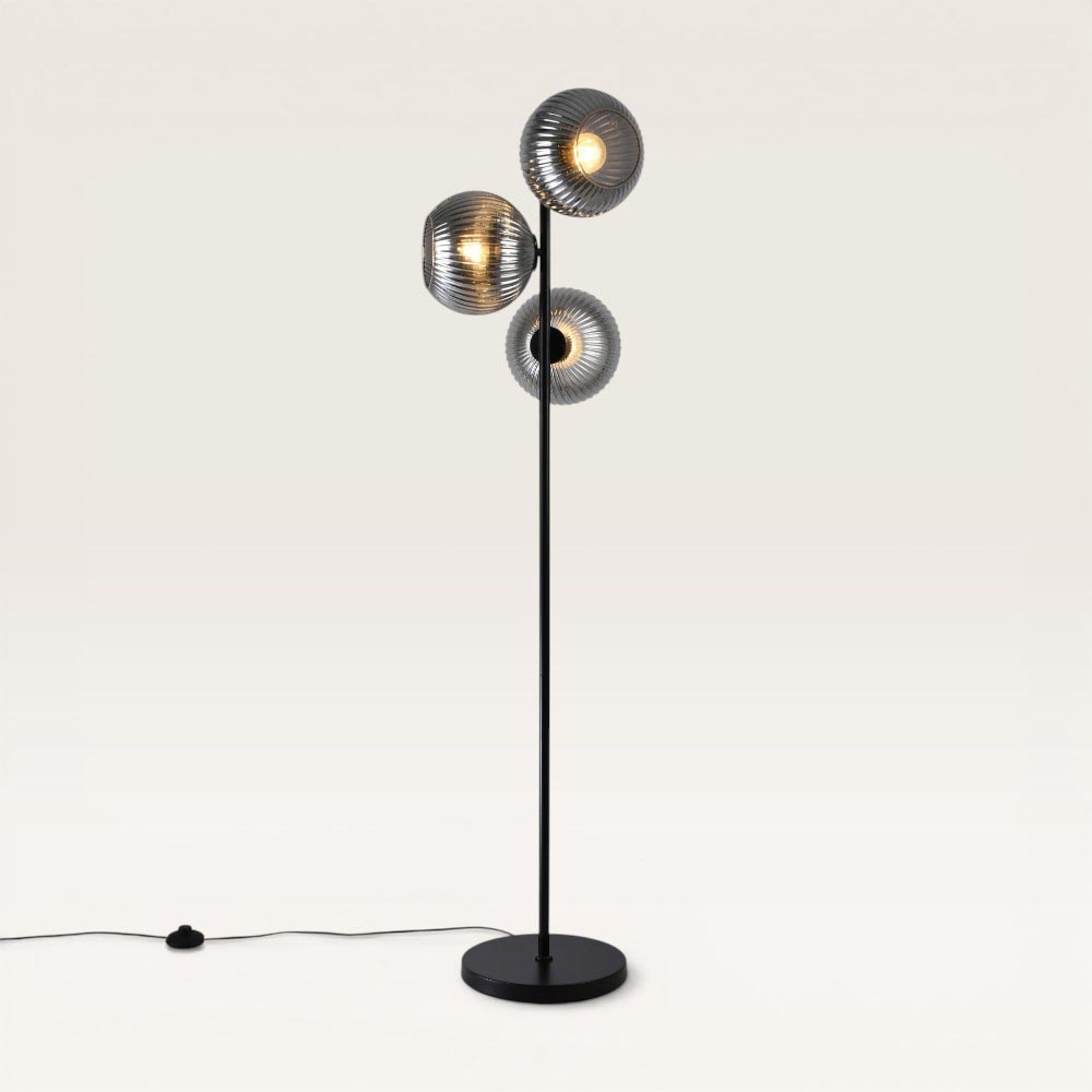 Lampadaire Ciotola vetro fumé l III - Trois sphères en verre fumé strié