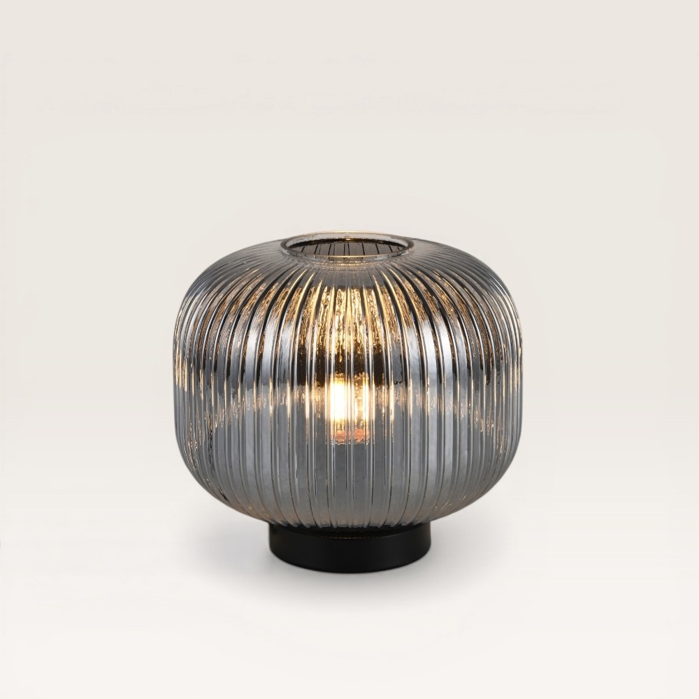 Tischleuchte Virello vetro fumé s – Lampe aus geripptem Rauchglas