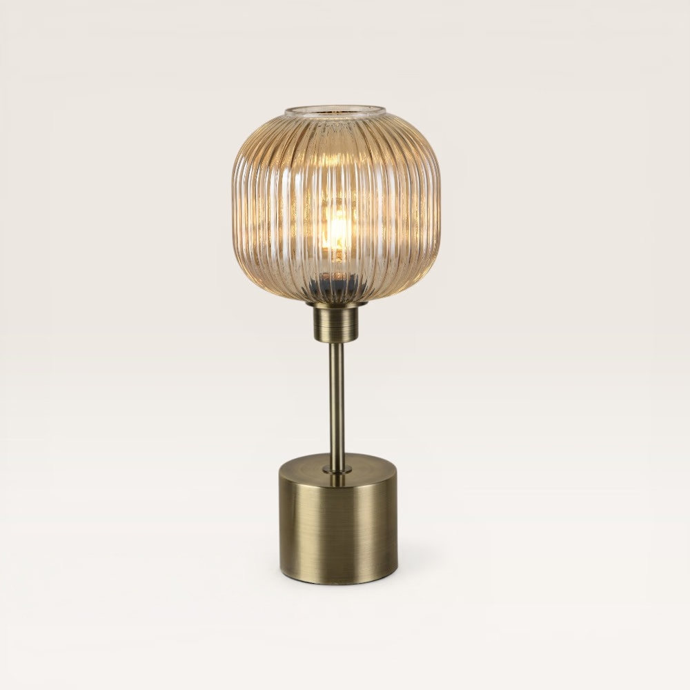 Bordslampa Virello ambra spillo - Kula av räfflat bärnstensfärgat glas