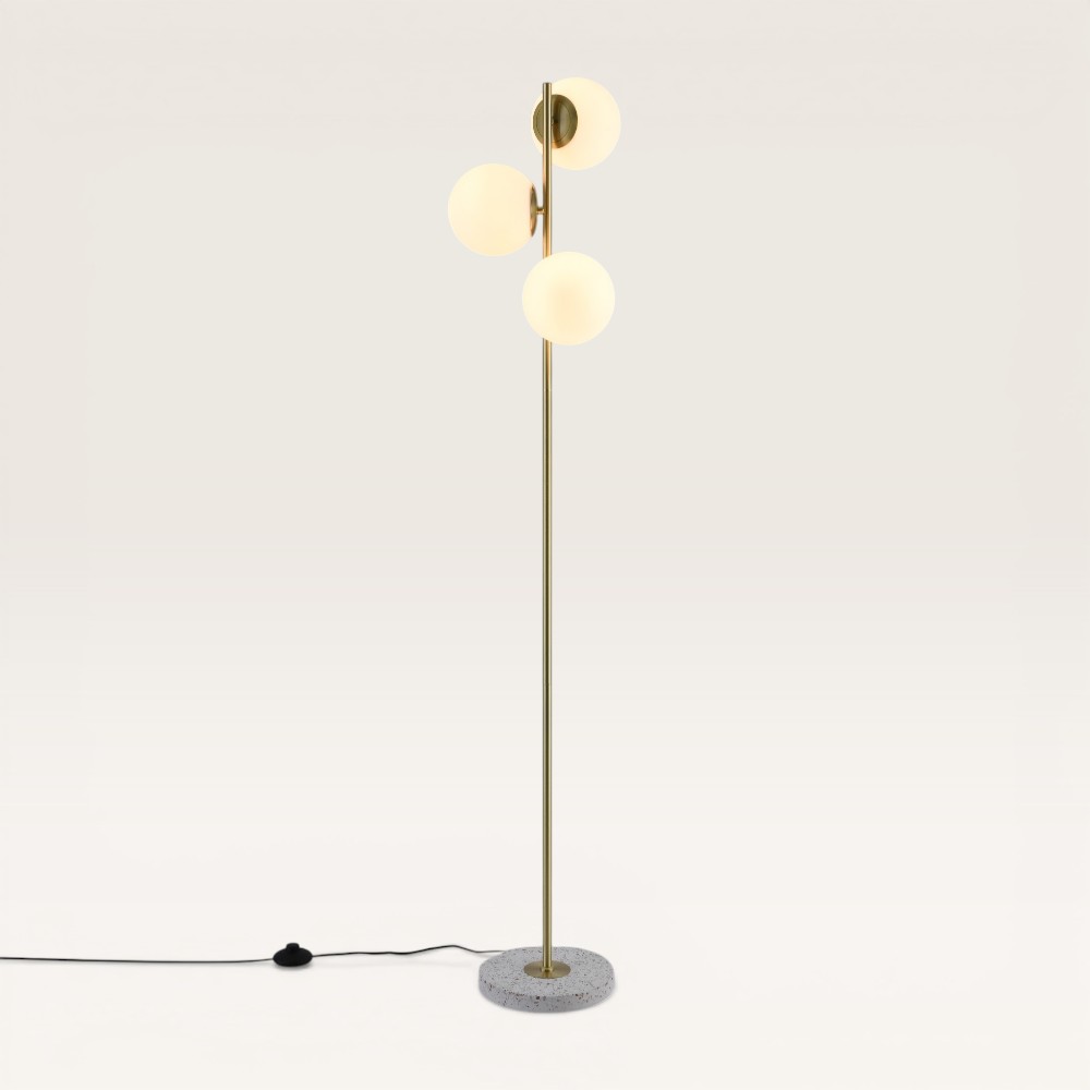 Floor lamp Verano oro III - Three opal glass globes, terrazzo base