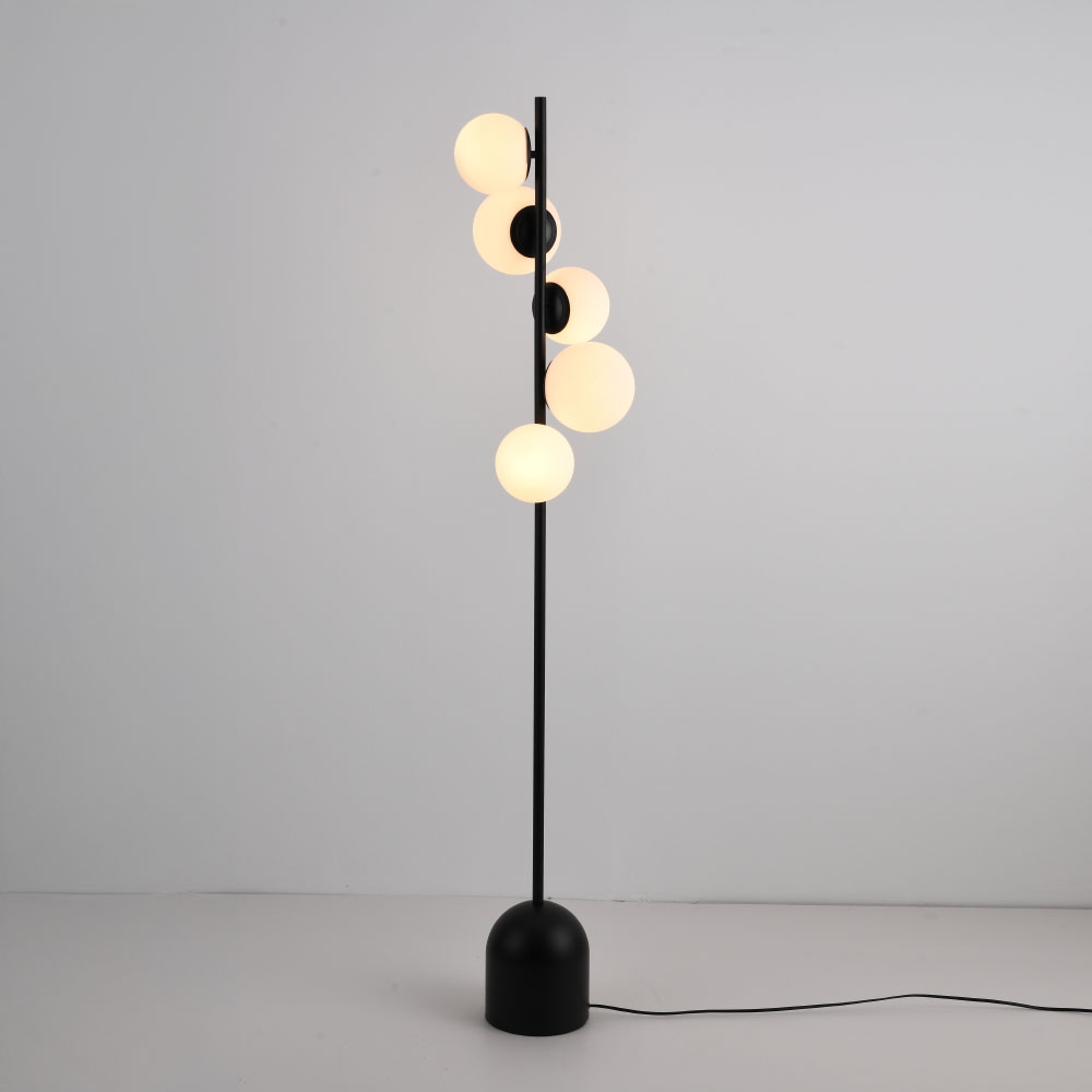 Stehleuchte Evania nero V – Metallfuß – Fünf Glaskugeln – IP20