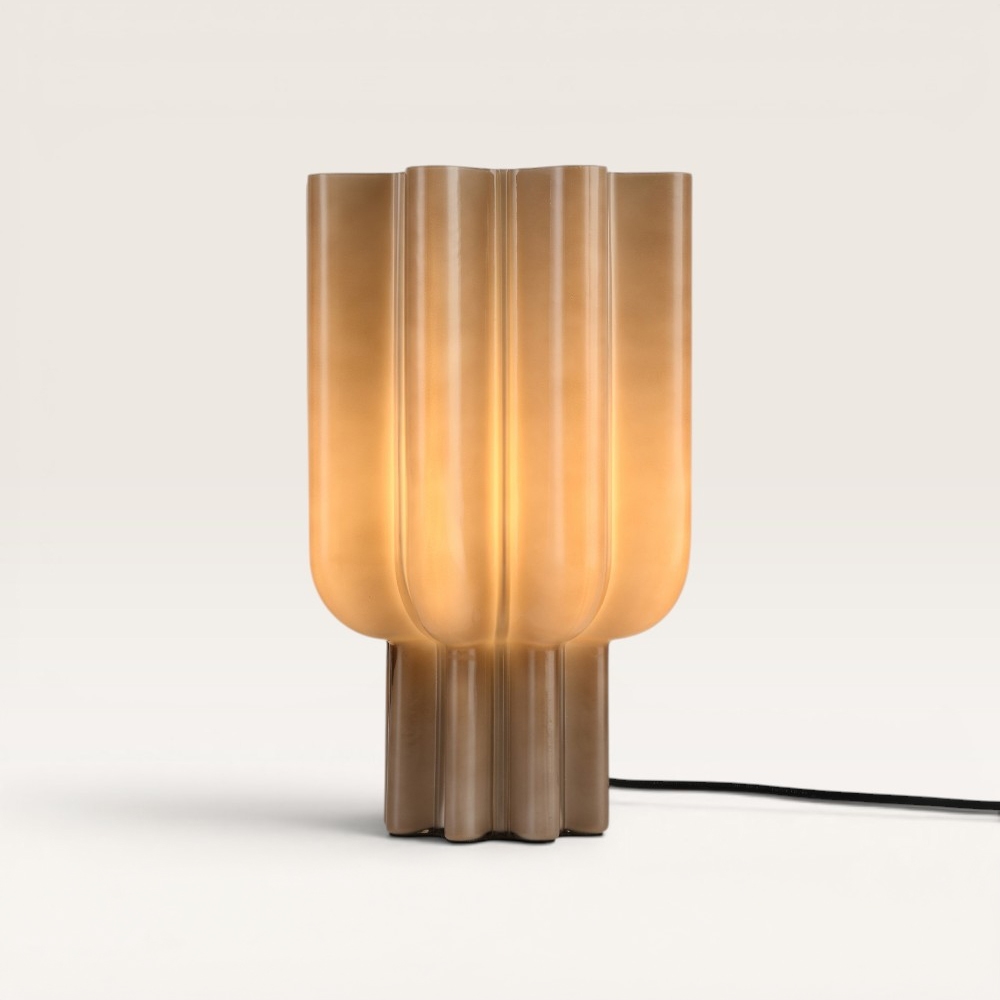 Tischleuchte Gessari - Designobjekt aus plissiertem Glas
