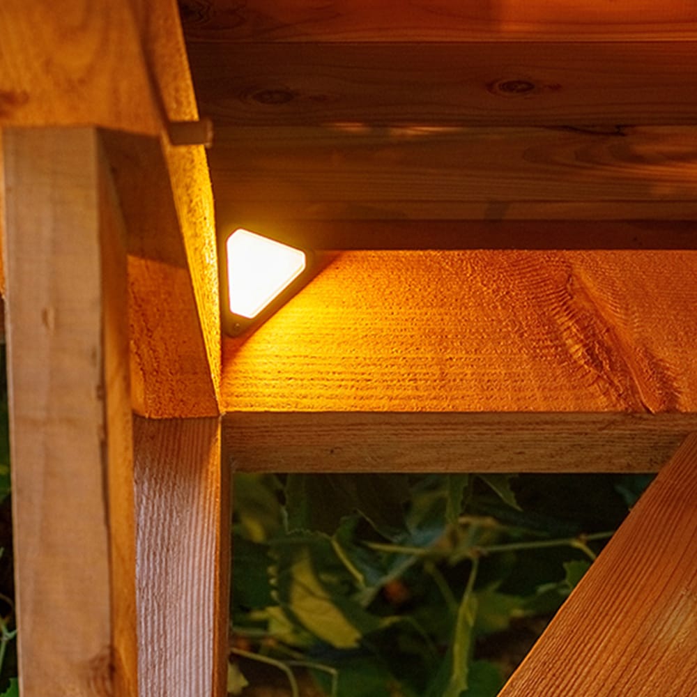 Tiga Corner LED Wandlamp 3.5 Watt 106 Lumen 3000K warm wit IP44 Waterdicht Zwart