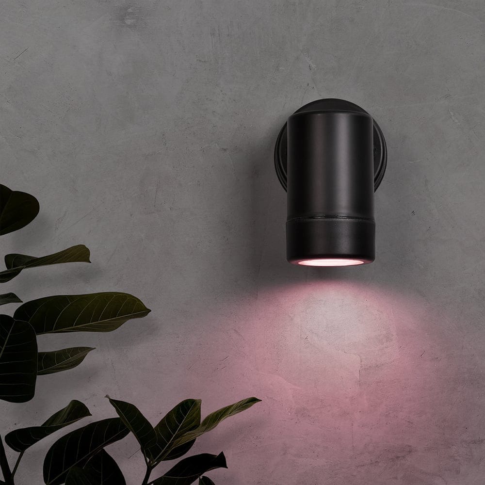 Otey - Smart LED LED Wandlamp Zwart - Downlight - GU10 5,5 Watt 345 lumen - RGB WW - Wifi/Bluetooth - IP44 waterdicht - Voor binnen & buiten - Wandspot - Polycarbonaat afbeelding
