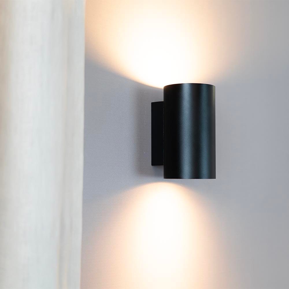 Giove nero by LUSENZ Up and down licht met karakter Cilindervormige wandlamp met een mat zwarte coating