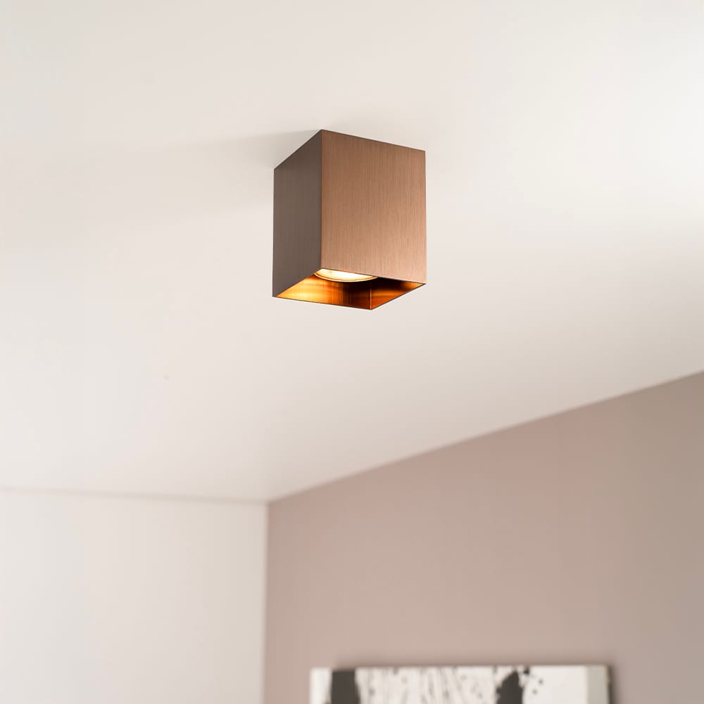 Astra bronzo by LUSENZ Kubusvormige opbouwspot met geborsteld bronzen design met enkele lichtbron