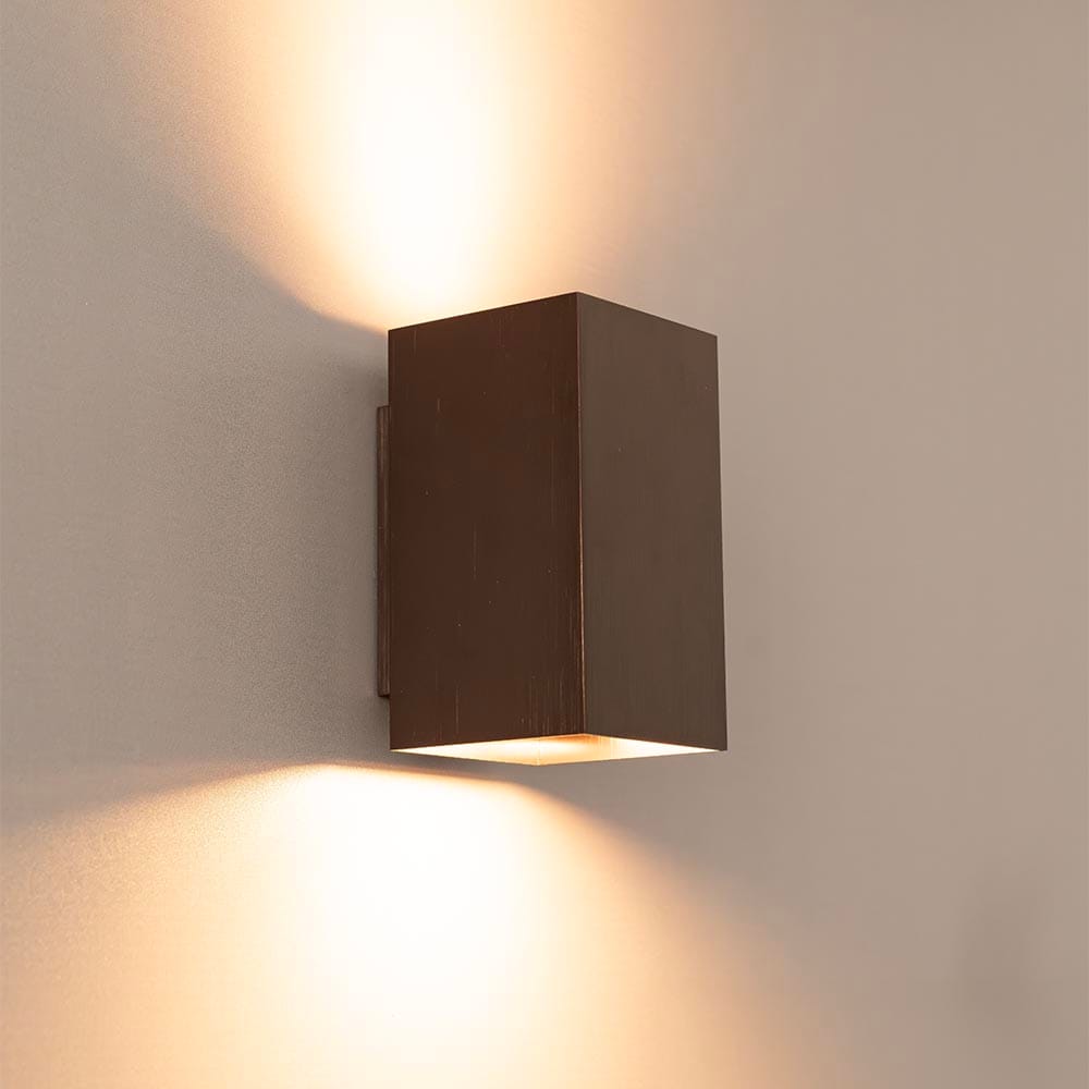 Cometa bronzo m by LUSENZ Up and downlight Rechthoekige wandlamp met geborsteld bronzen coating