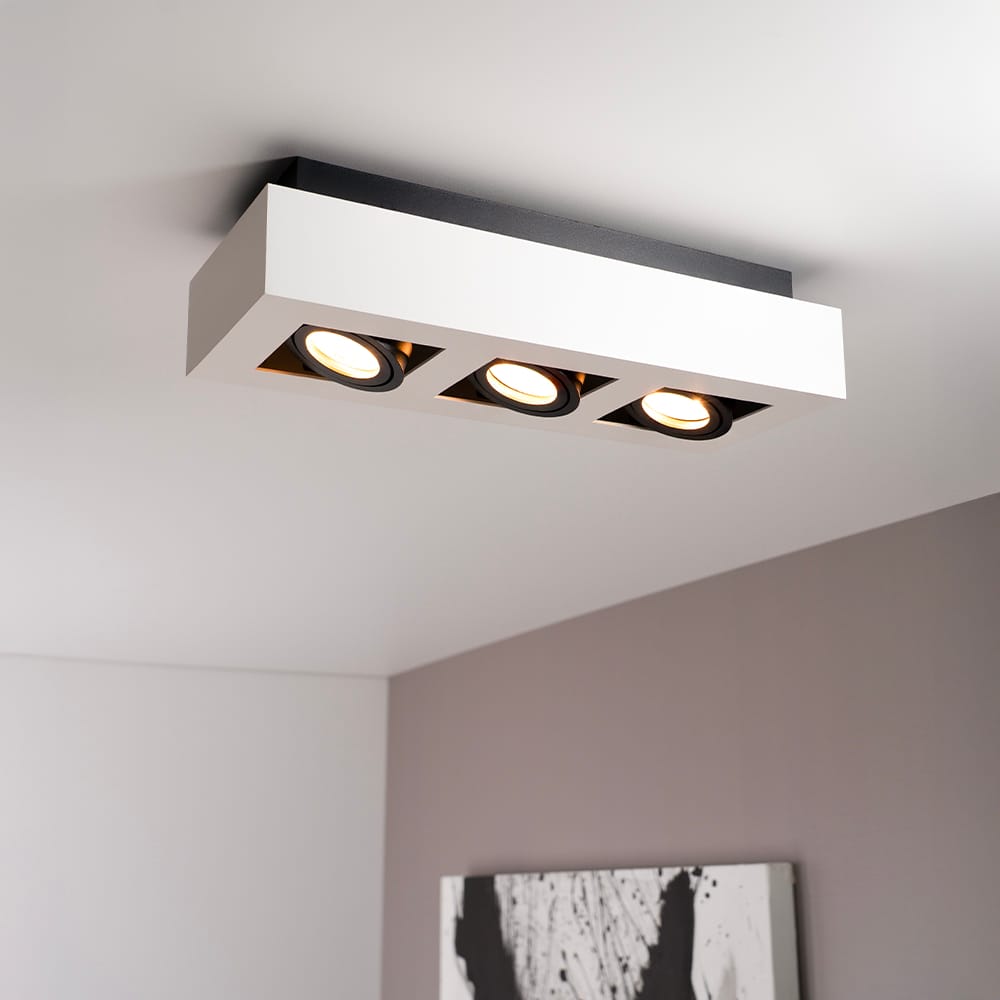 Pollux bianco III by LUSENZ - Rechthoekige 3-lichts plafondlamp met richtbare spots, mat witte coating en zwart interieur afbeelding