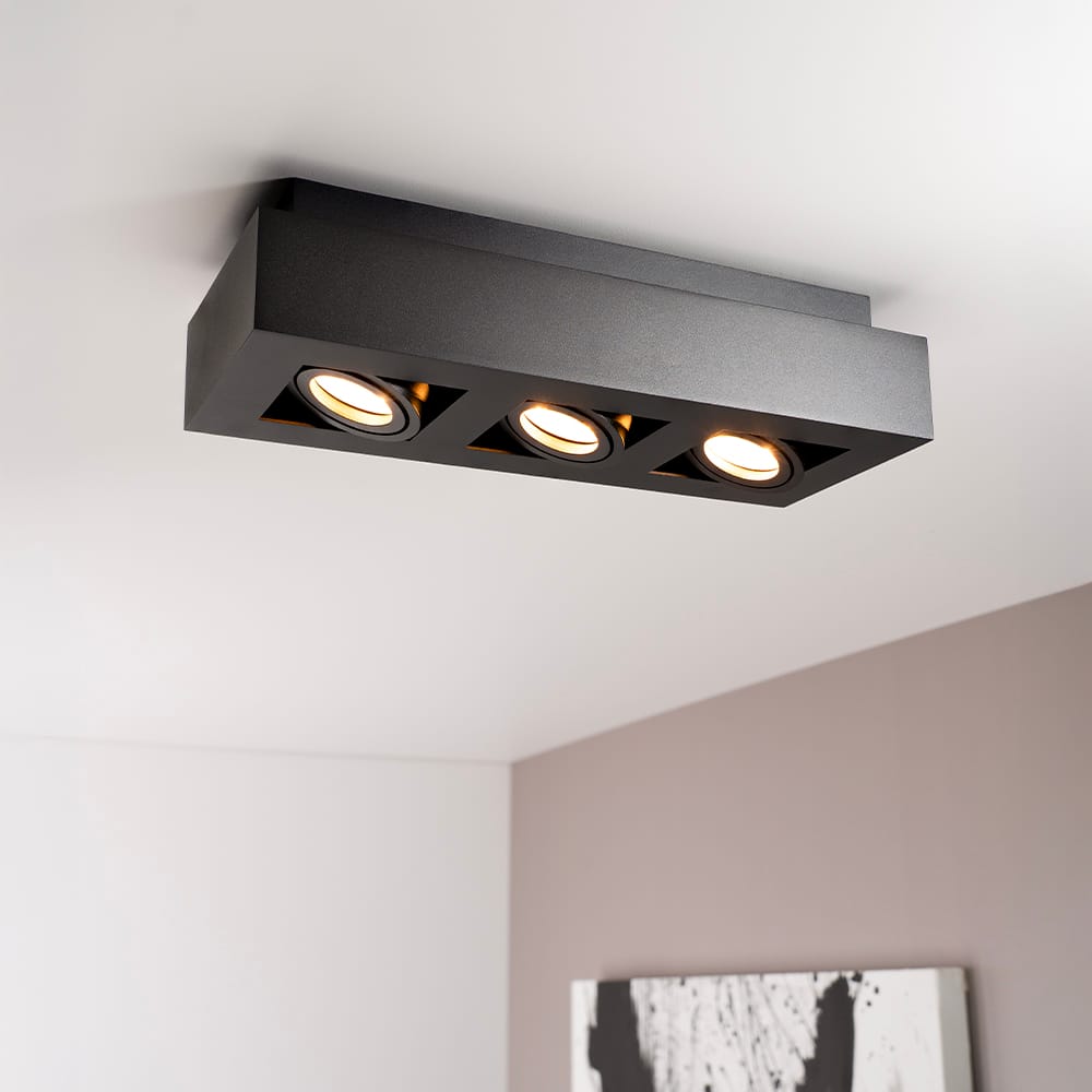 Pollux nero III by LUSENZ - Rechthoekige 3-lichts plafondlamp met richtbare spots, matzwarte coating en interieur afbeelding