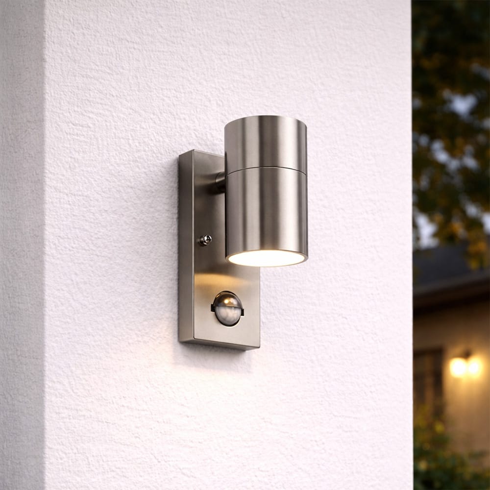 Mason wandlamp - RVS - Bewegingsmelder en schemerschakelaar - IP44 spatwaterdicht - Spotlight voor binnen en buiten - Exclusief GU10 lichtbron afbeelding 1