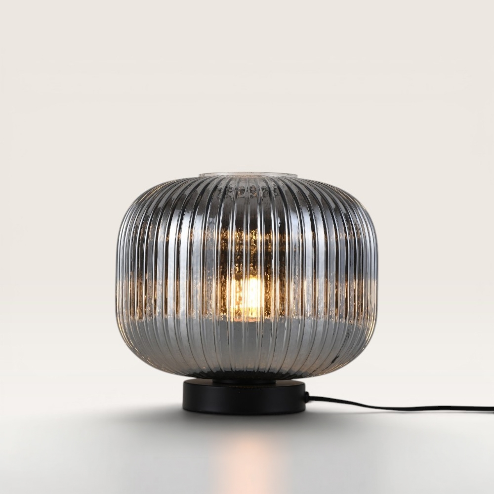 Tischleuchte Virello vetro fumé s – Lampe aus geripptem Rauchglas